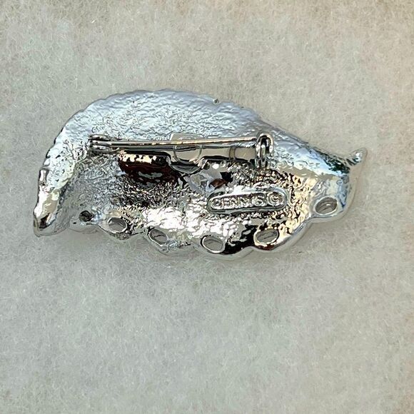 Elegant Gerry's Vintage Silver Leaf Brooch with Intricate Detailing - Picture 2 of 3